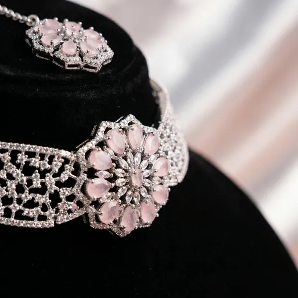 Traditional_Silver_Toned_Bridal_Maang_Tikka_With_Matha_Patti