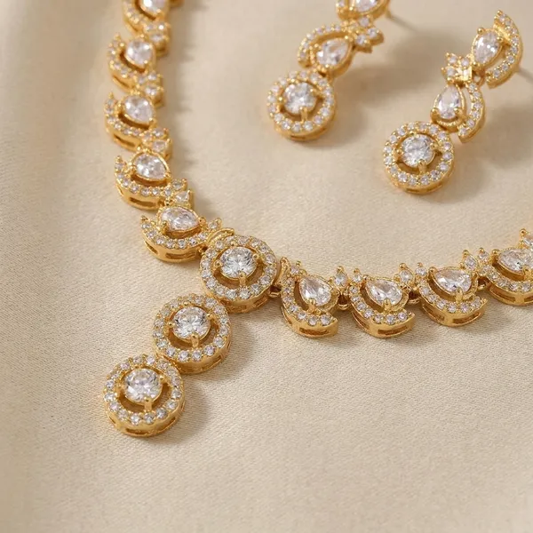 Gold_Toned_Crystal_Studded_Necklace_And_Earring_Set