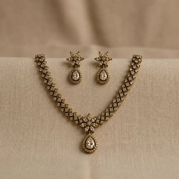 Antique_Gold_Toned_Elegant_Crystal_Stone_Necklace_Set_With_Matching_Earrings