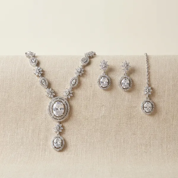 Silver_Toned_Elegant_Crystal_Drop_Necklace_And_Earrings_Set