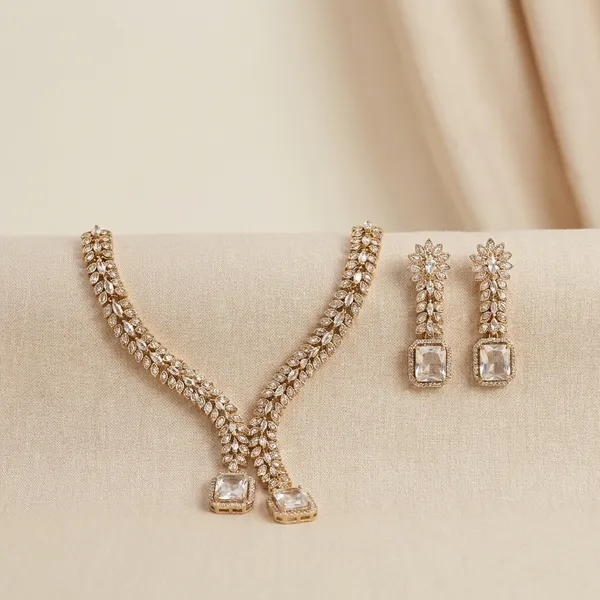 Gold_Sparkling_Crystal_Necklace_And_Earrings_Set
