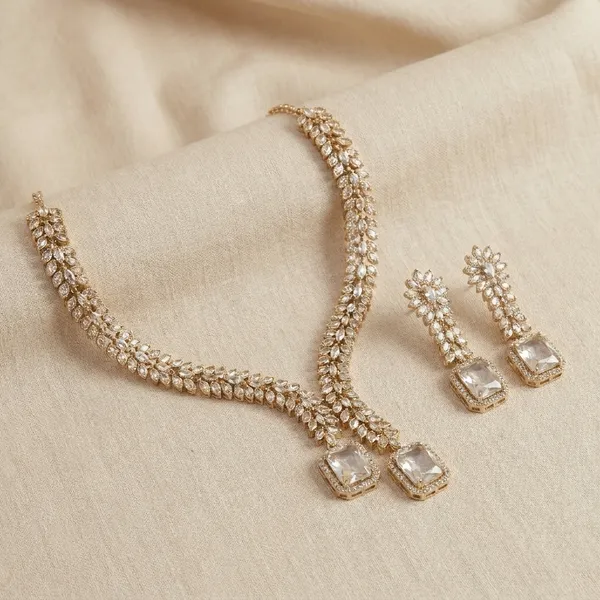 Gold_Sparkling_Crystal_Necklace_And_Earrings_Set