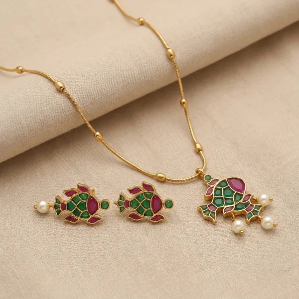 Gold_Ethnic_Pearl_Drop_Fish_Pendant_Necklace_With_Matching_Earrings