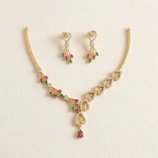 Ruby_Green_Elegant_Crystal_Flower_Necklace_And_Earrings_Set