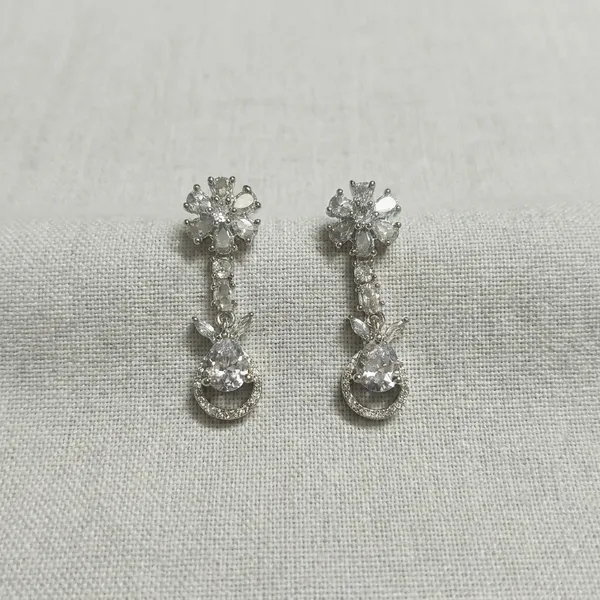Silver_Toned_Elegant_Drop_Earrings_With_Crystal_Embellishments