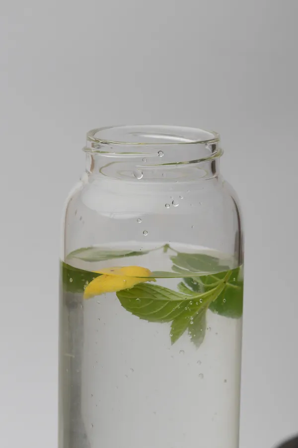 Minimalist_Borosilicate_Glass_Bottle_1_Litre
