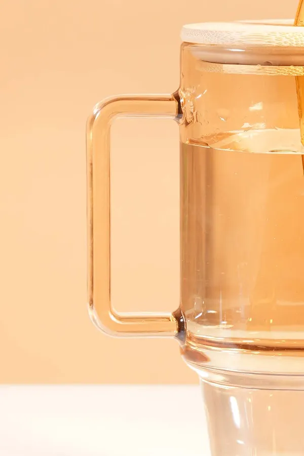 Stam_Amber_Glass_Tumbler_With_Wooden_Lid_Glass_Straw_750Ml