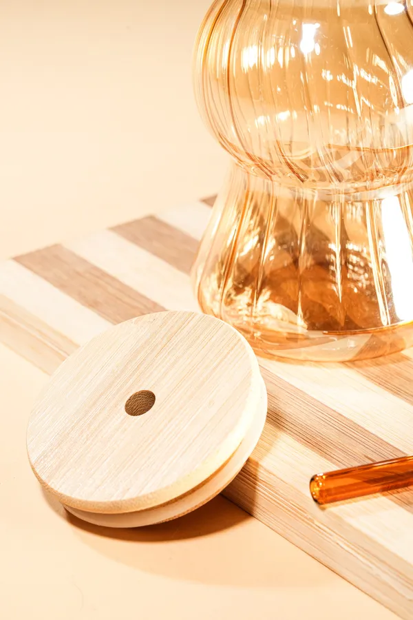 Amber_Wave_Glass_Tumbler_With_Wooden_Lid_Glass_Straw_Set_Of_2_480Ml