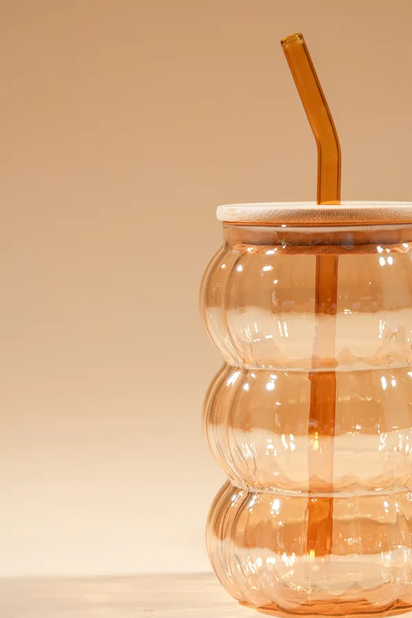Amber_Hive_2_0_Glass_Tumbler_With_Wooden_Lid_Glass_Straw_Set_Of_2_600Ml