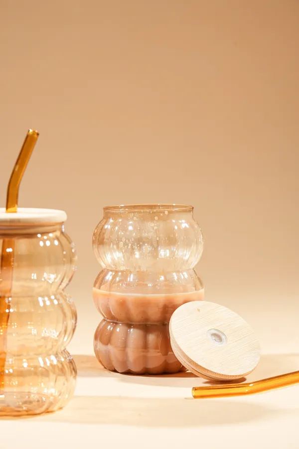 Amber_Hive_2_0_Glass_Tumbler_With_Wooden_Lid_Glass_Straw_Set_Of_2_600Ml