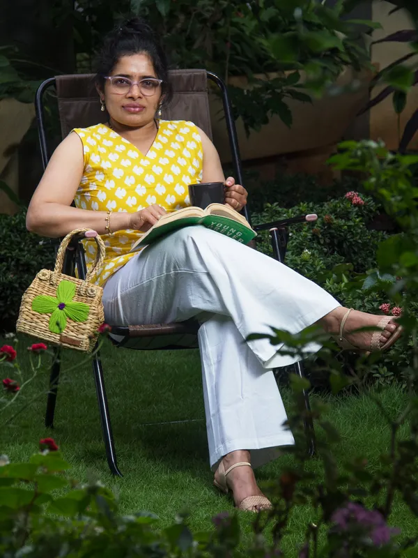 Yellow_Scattered_Petal_Motif_Print_Sleeveless_Cotton_Top