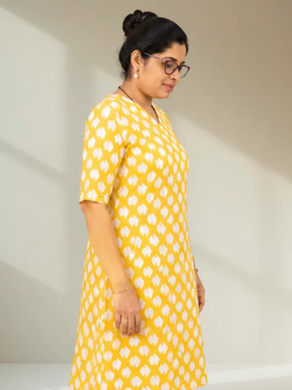 Yellow_and_White_Abstract_Petal_Motifs_Printed_A-Line_Dress