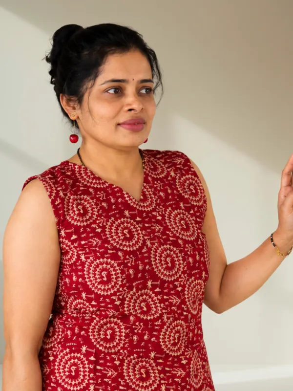 Maroon_Warli_Tribal_Print_Sleeveless_Top_for_Women