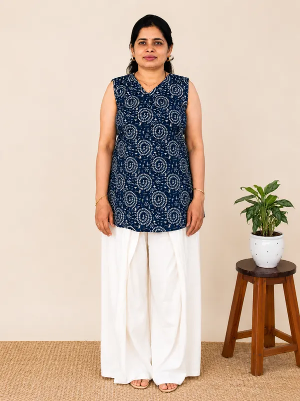 Navy_Blue_Warli_Tribal_Print_Sleeveless_V-Neck_Top