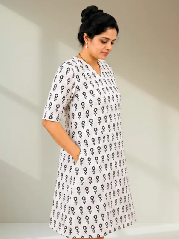 White_Floral_Print_V-Neck_Dress_with_Contrast_Trim