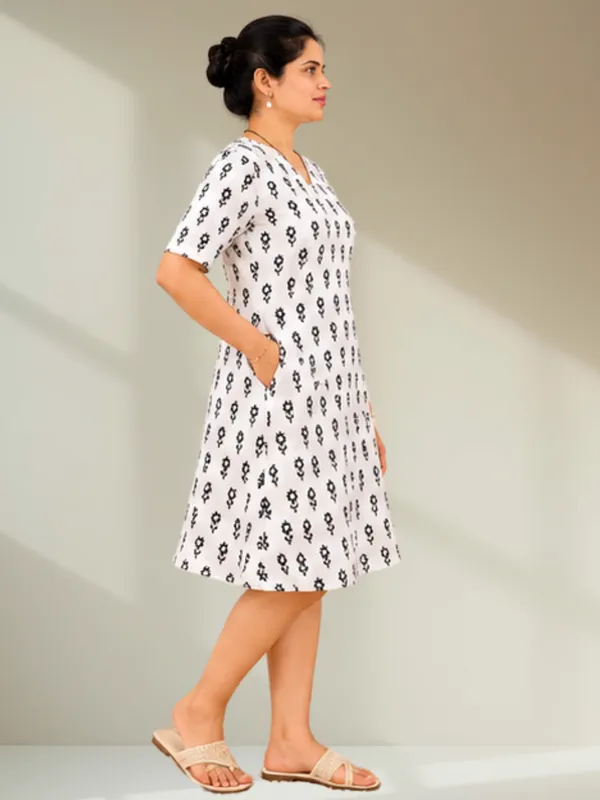White_Floral_Print_V-Neck_Dress_with_Contrast_Trim