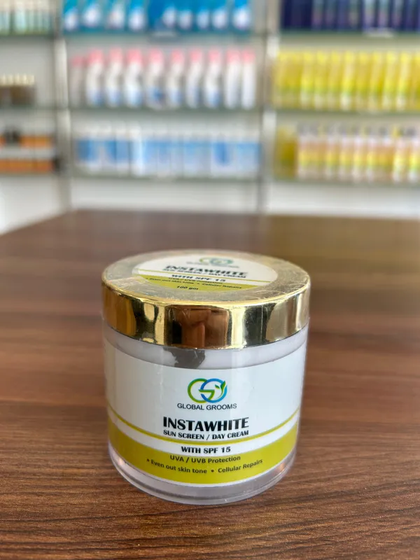 Instawhite_Sun_Screen_/_Day_Cream_With_Spf_15_-_Uv_Protection_And_Skin_Brightening