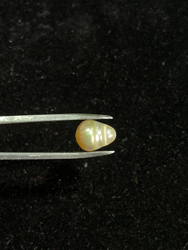 Cream_Natural_Pearl_Premium_Gemstone_For_Unisex