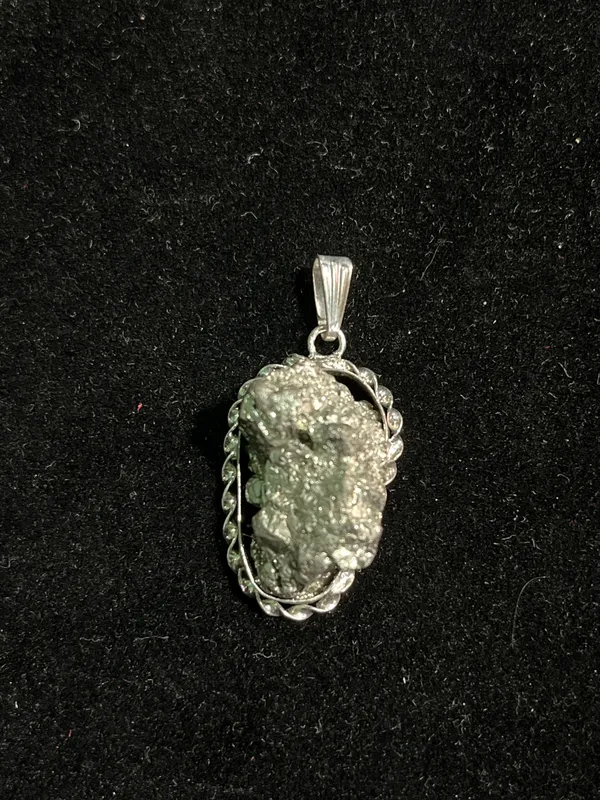 Silver_Natural_Pyrite_Crystal_Pendant_For_Unisex