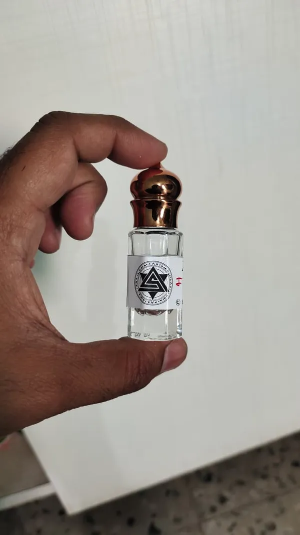 Imagination_Attar_-_Premium_Arabic_Fragrance_In_Decorative_Glass_Bottle