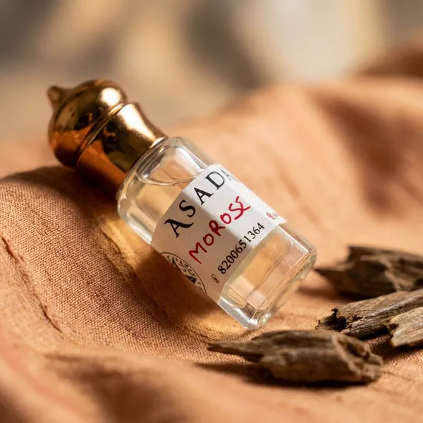 Moh_rose_Premium_Attar_Miniature_Bottle
