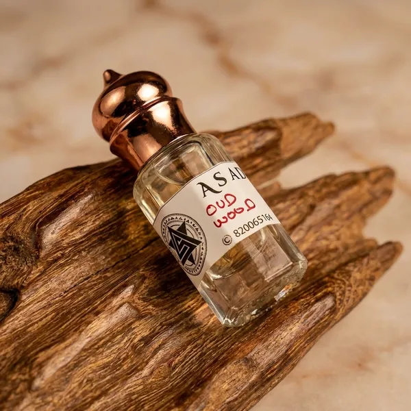 Oud_Wood_-_Luxury_Arabian_Attar