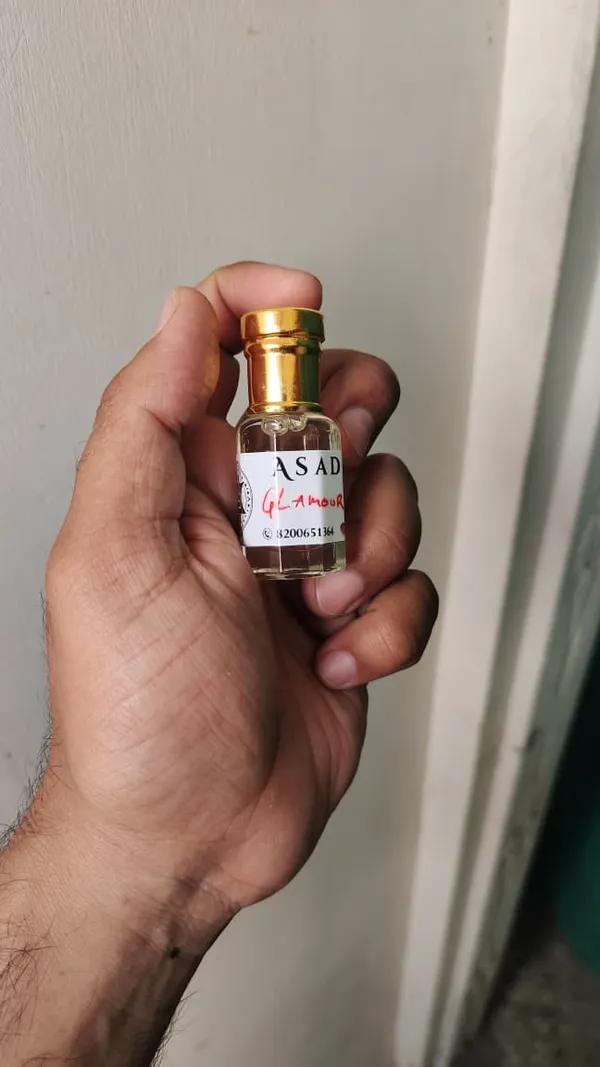 Glamour_Attar_Bottle