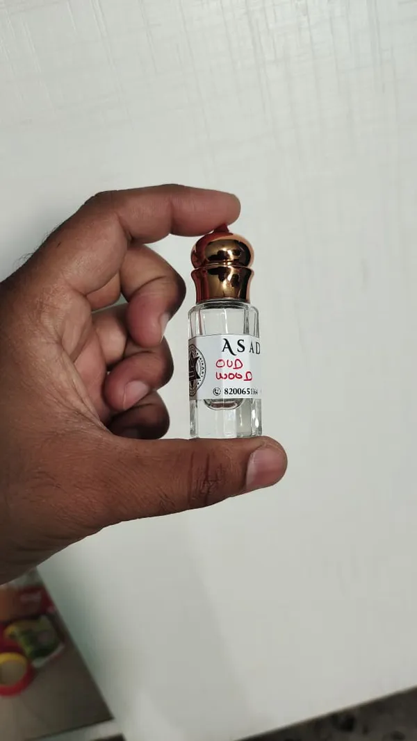 Oud_Wood_-_Luxury_Arabian_Attar