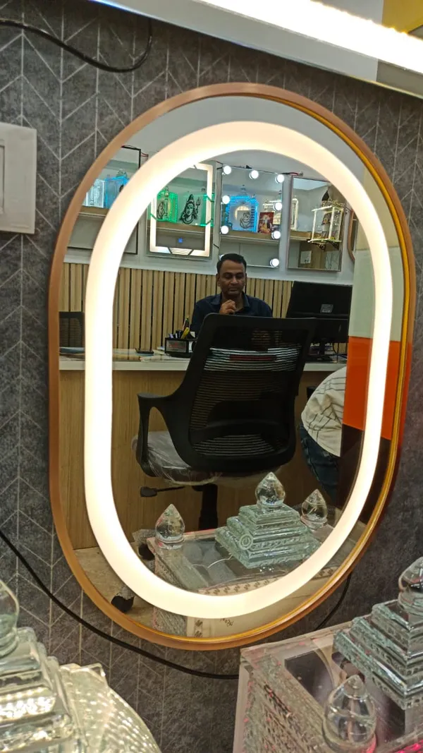 Transparent_Glass_&_Metal_Led_Vanity_Mirror_For_Home_Decor