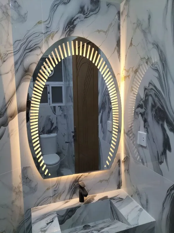 Transparent_Glass_&_Metal_Led_Bathroom_Mirror_For_Home_Decor
