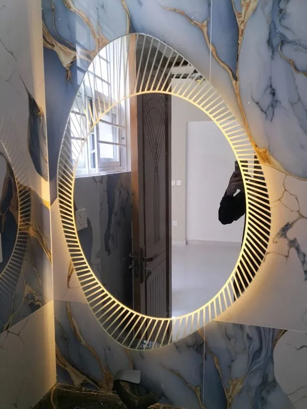 Transparent_Glass_&_Metal_Led_Decorative_Mirror_For_Home_Decor