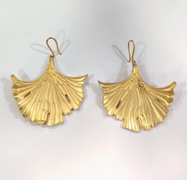 Gold-Plated_Ginkgo_Leaf_Dangle_Earrings