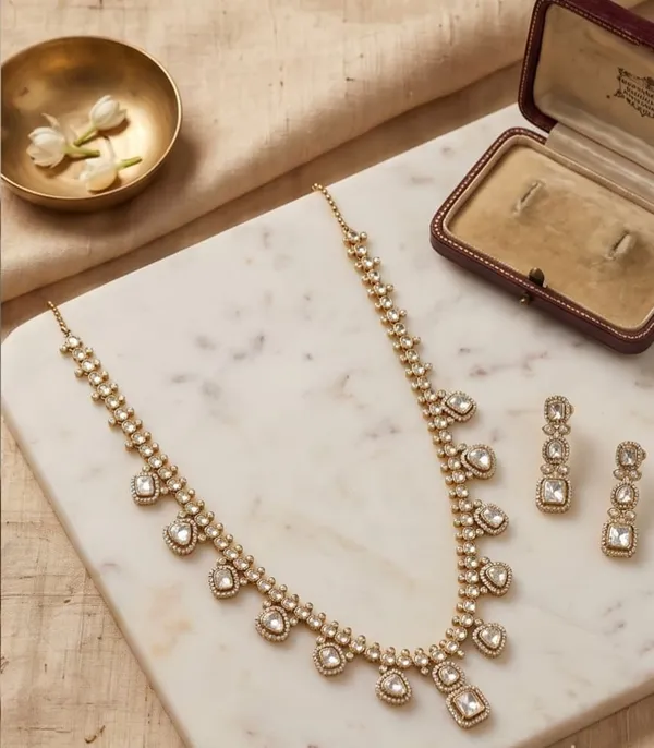 Gold_Toned_Kundan_Pearl_Studded_Necklace_and_Earrings_Set_for_Women