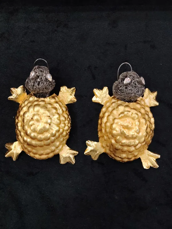 Handcrafted_Golden_Turtle_Earrings