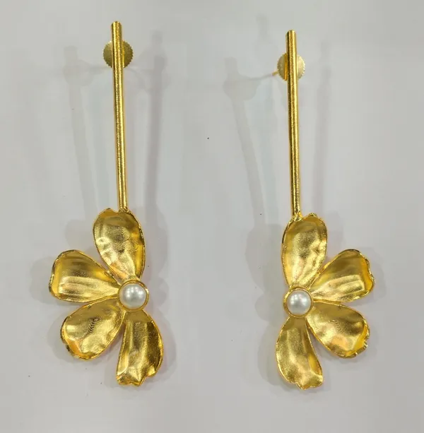 Golden_Flower_Drop_Earrings_With_Pearl_Center