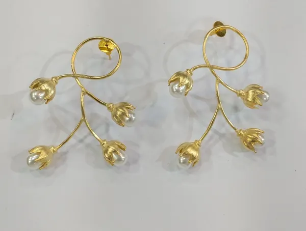 Golden_Pearl_Drop_Floral_Ear_Cuffs