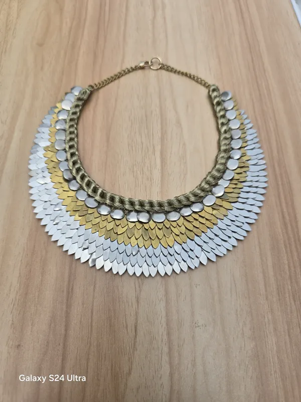 Metallic_Multi-Layered_Statement_Necklace_With_Textured_Disc_Detailing