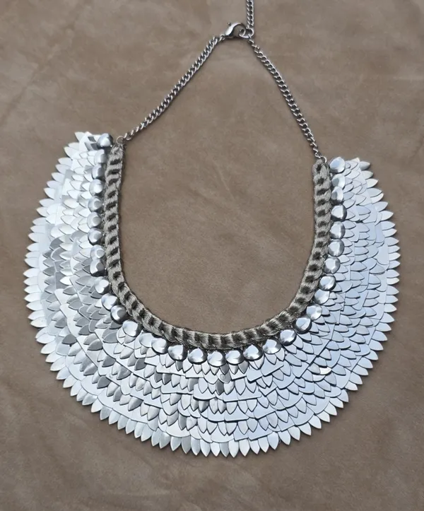 White_Metallic_Disc_Statement_Necklace