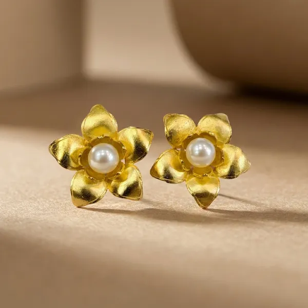 Golden_Flower_Stud_Earrings_With_Pearl_Center