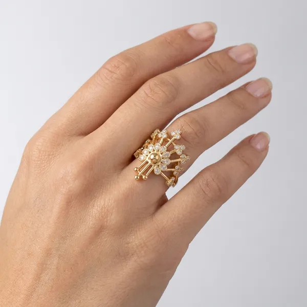 Traditional_Gold-Toned_Floral_Ring_With_Stone