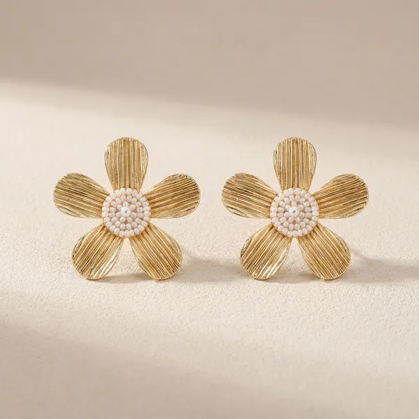 Gold-Tone_Floral_Stud_Earrings_With_Pearl_Center