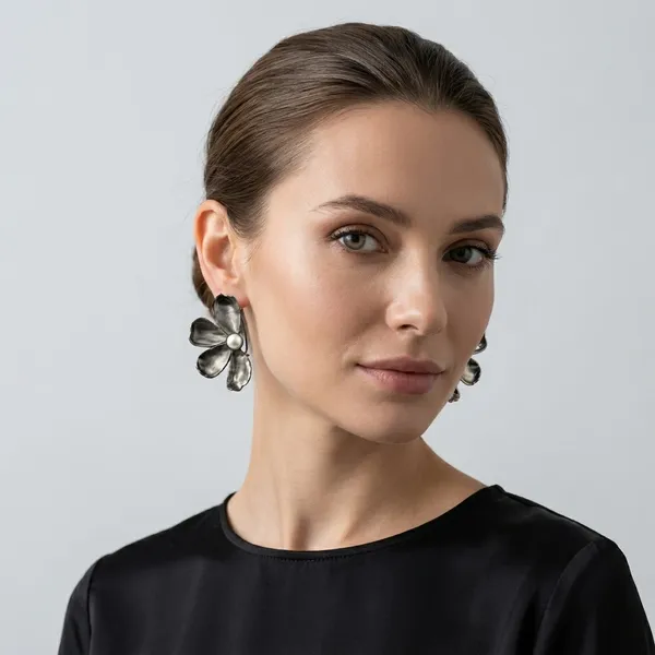 Metallic_Flower_Earrings_With_Pearl_Center
