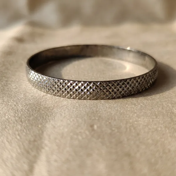 Textured_Silver_Hoop_Earrings
