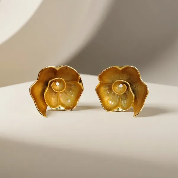 Golden_Flower_Stud_Earrings_With_Spiral_Design