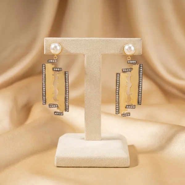 Elegant_Pearl_And_Crystal_Drop_Earrings_With_Yellow_Resin_Bars