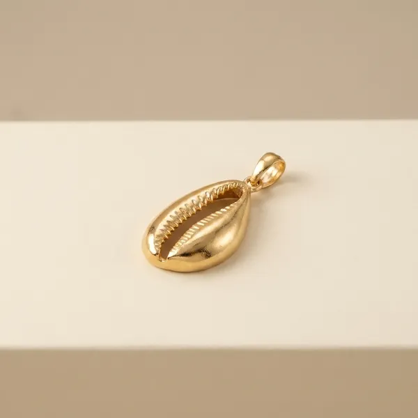 Gold-Plated_Cowrie_Shell_Pendant_Charm