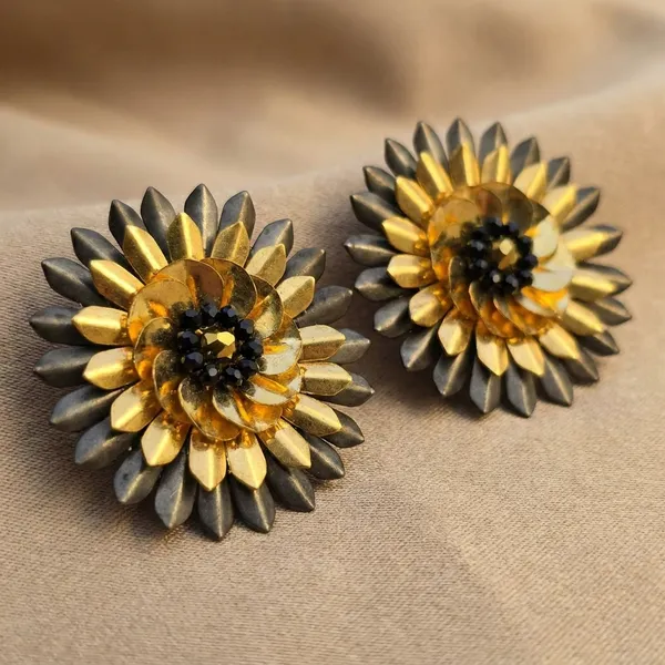 Sunflower_Stud_Earrings_-_Golden_Black_Floral_Design