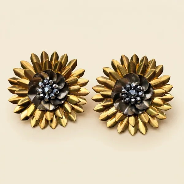Golden_Sunflower_Stud_Earrings_With_Dark_Center