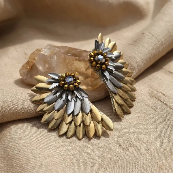 Multi-Tone_Layered_Wing_Stud_Earrings_With_Crystal_Accents