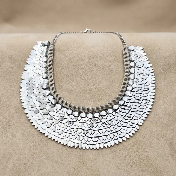 White_Metallic_Disc_Statement_Necklace